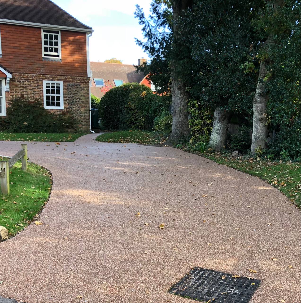This is a photo of a gravel driveway installed in Dartford, Kent by Kent Resin Drives